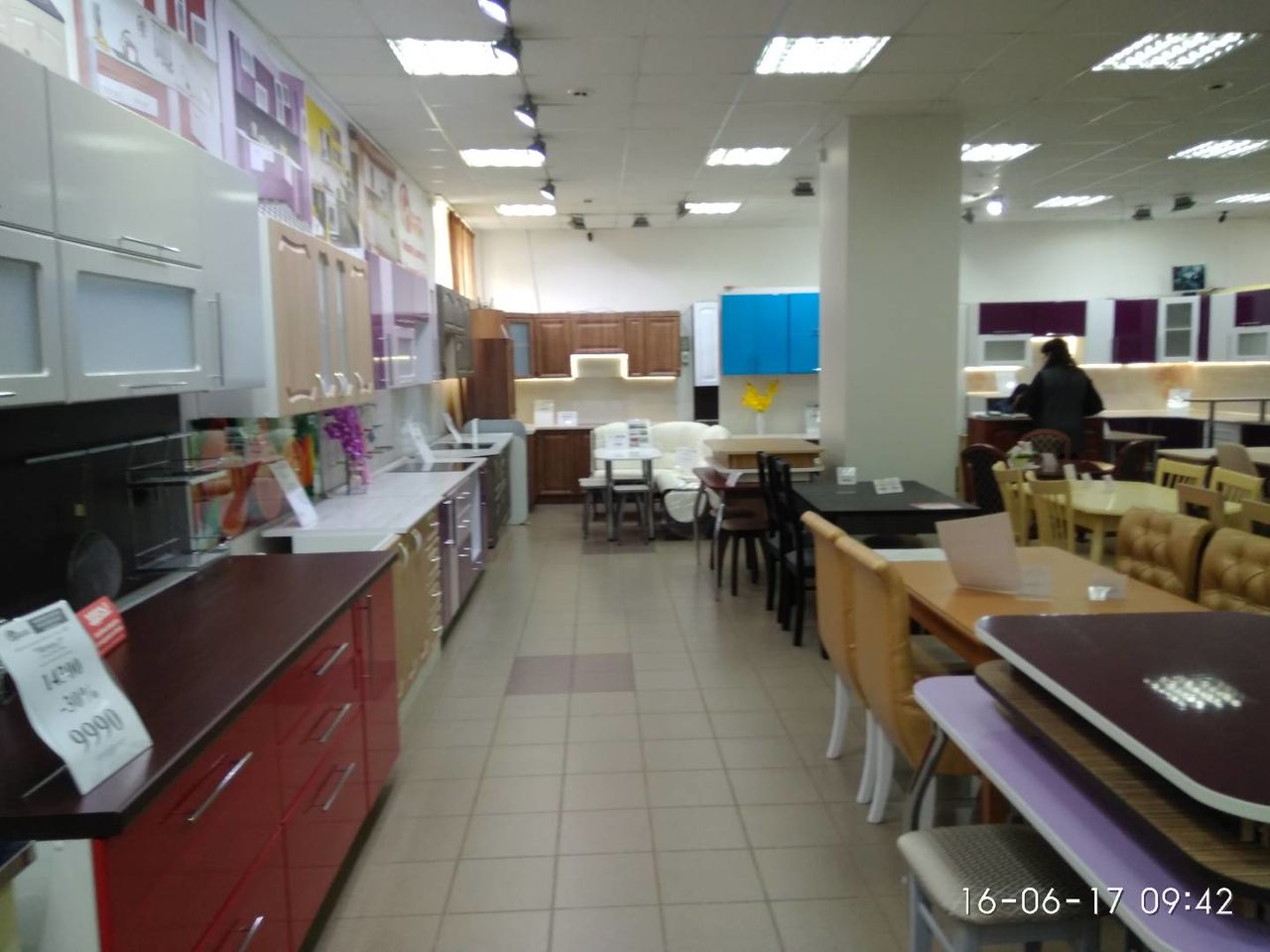 Огромный ассортимент кухонной мебели как на заказ так и в наличии на складе в г. Кирове.