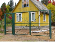Каркас распашных ворот для частного дома в зеленом цвете