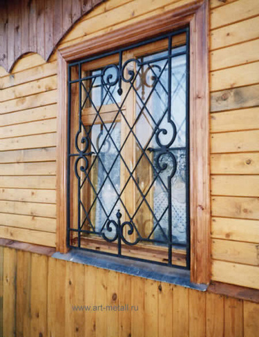 Решетка на окно деревянного дома в Старо-русском стиле Черная