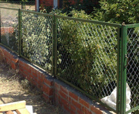 Забор из окрашенной сетки рабицы, высотой 1,5 метра