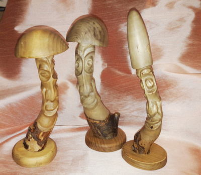 Садовая фигура гриба из дерева - скульптура