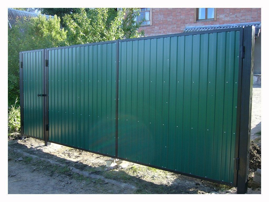 распашная калитка из профнастила. распашная калитка из профнастила. распашная калитка из профнастила. ворота распашные из профнастила. ворота заборные распашные металлопроф.