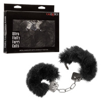 Металлические наручники с искусственным мехом ULTRA FLUFFY FURRY CUFFS-BLACK California Exotic Novelties